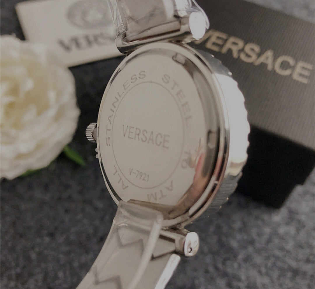 Versage watch
