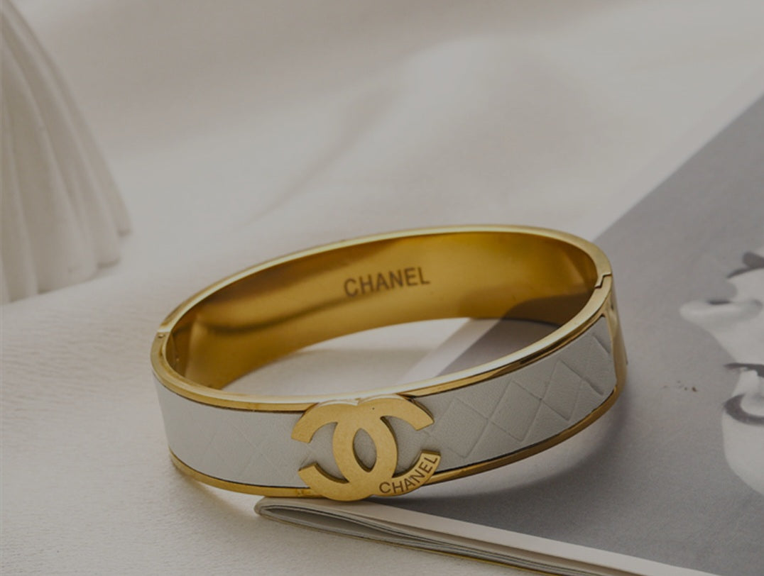 Chanel set bracelet earrings