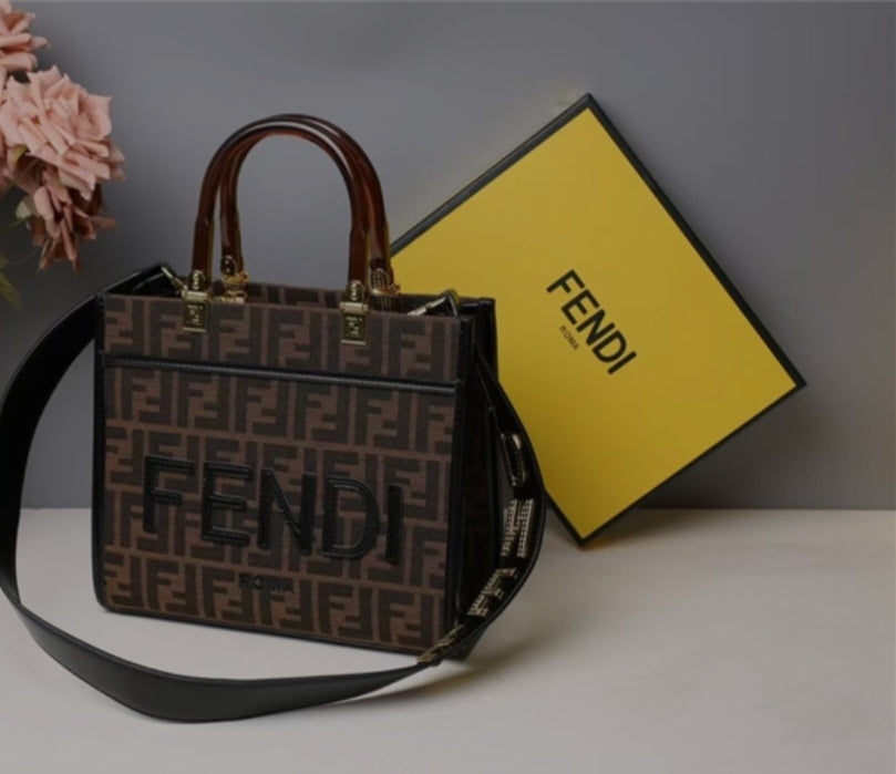 Fendi sunshine tote bag