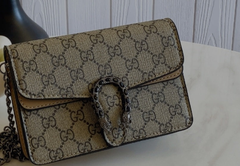 Gucci snake buckle bag
