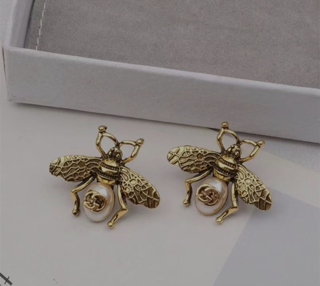 Gucci earrings 2 pairs one pairs