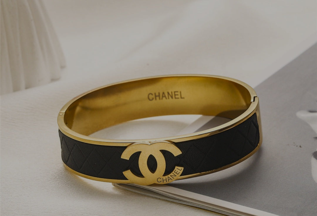 Chanel set bracelet earrings