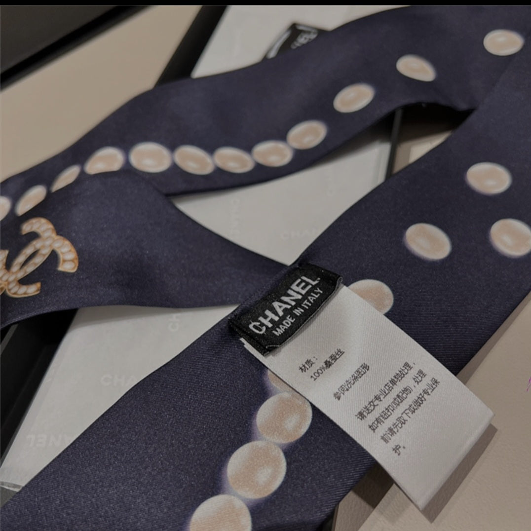 CC scarf