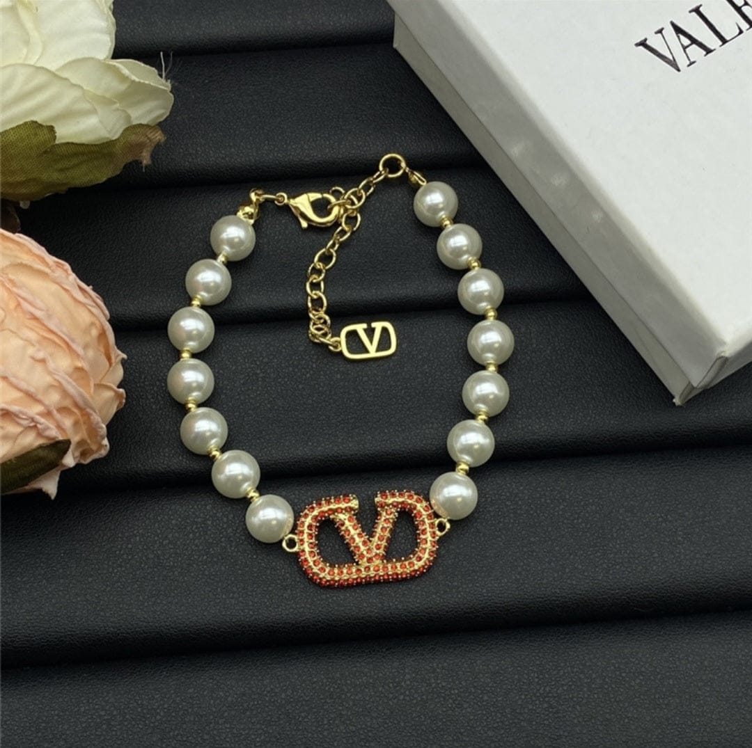 Valentinoset necklace earrings