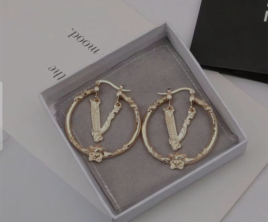 2 pairs earrings
