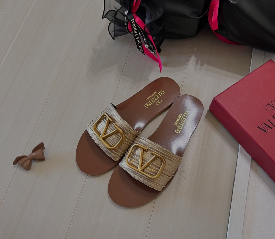 Valentino slippers golden logo