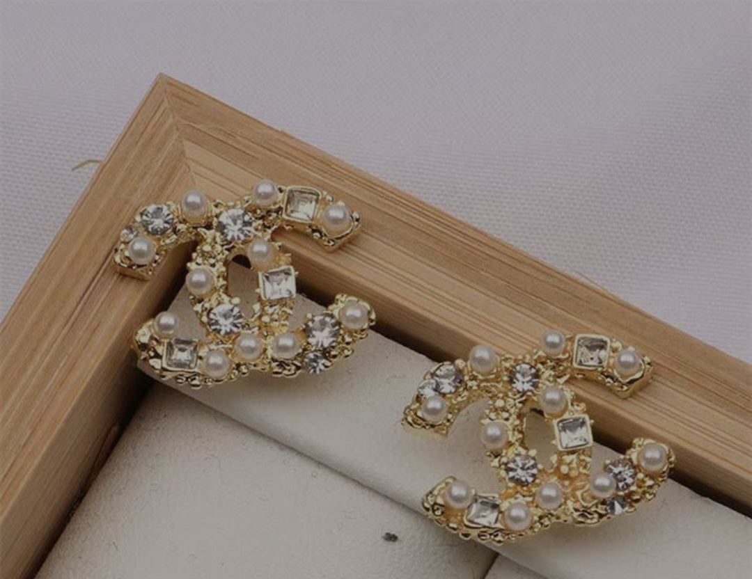2 pairs earrings
