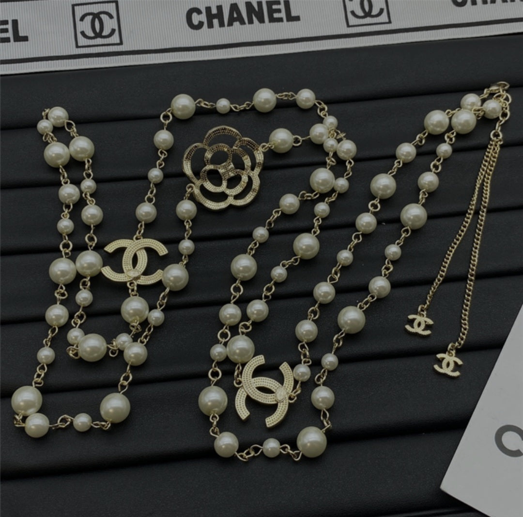 Chanel 19cc crystal pearls  necklace