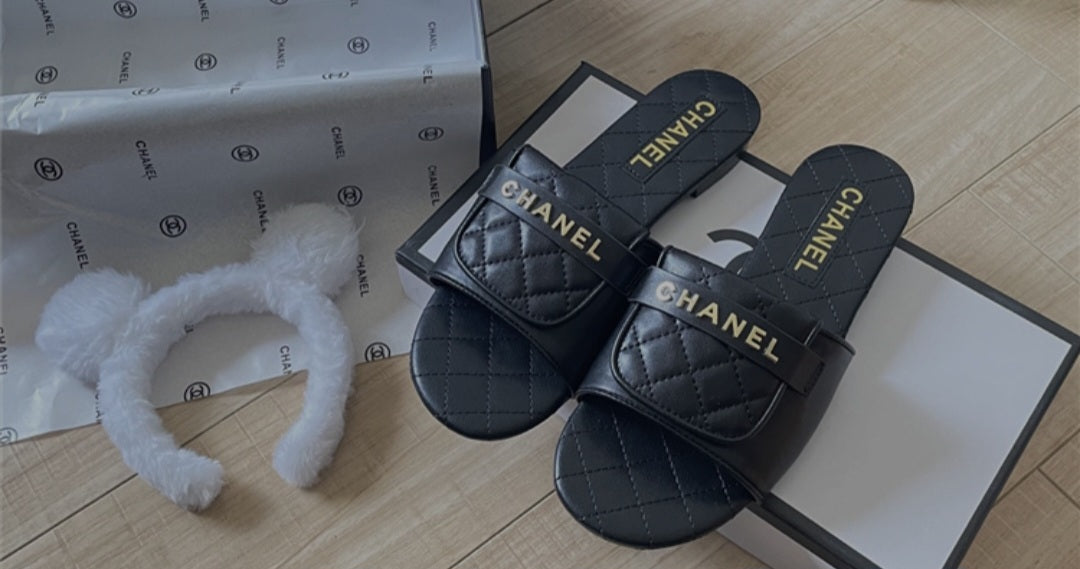 CC slides lamskin