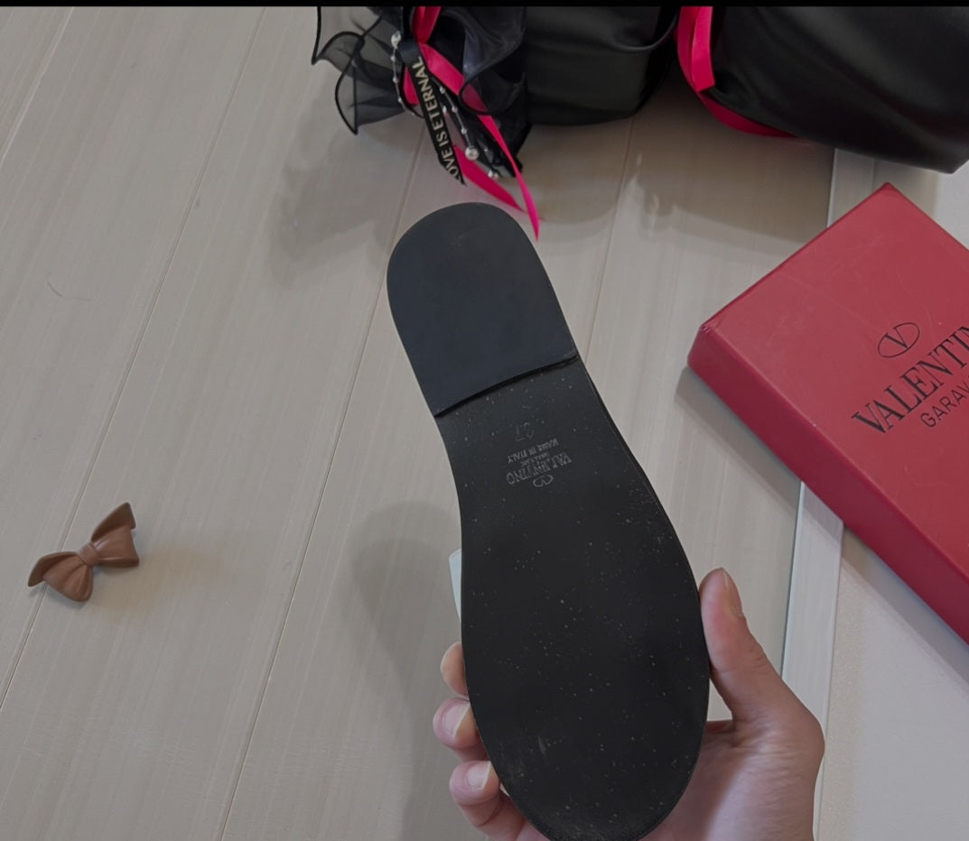 Valentino slippers golden logo