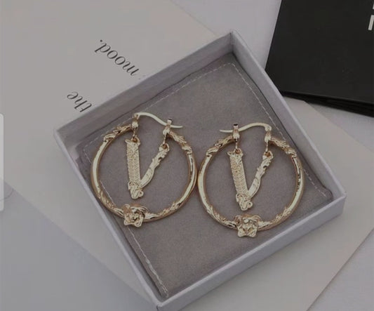 2 pairs earrings
