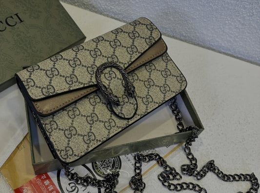 Gucci snake buckle bag