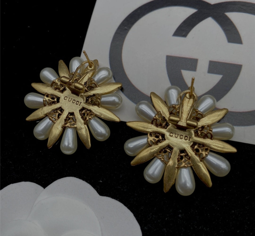 Gucci earrings 2 pairs one pairs